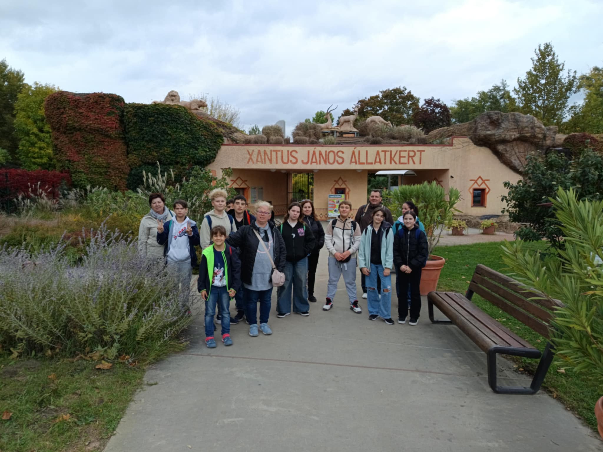 Családi kiránduláson járt a 7.b a győri állatkertben