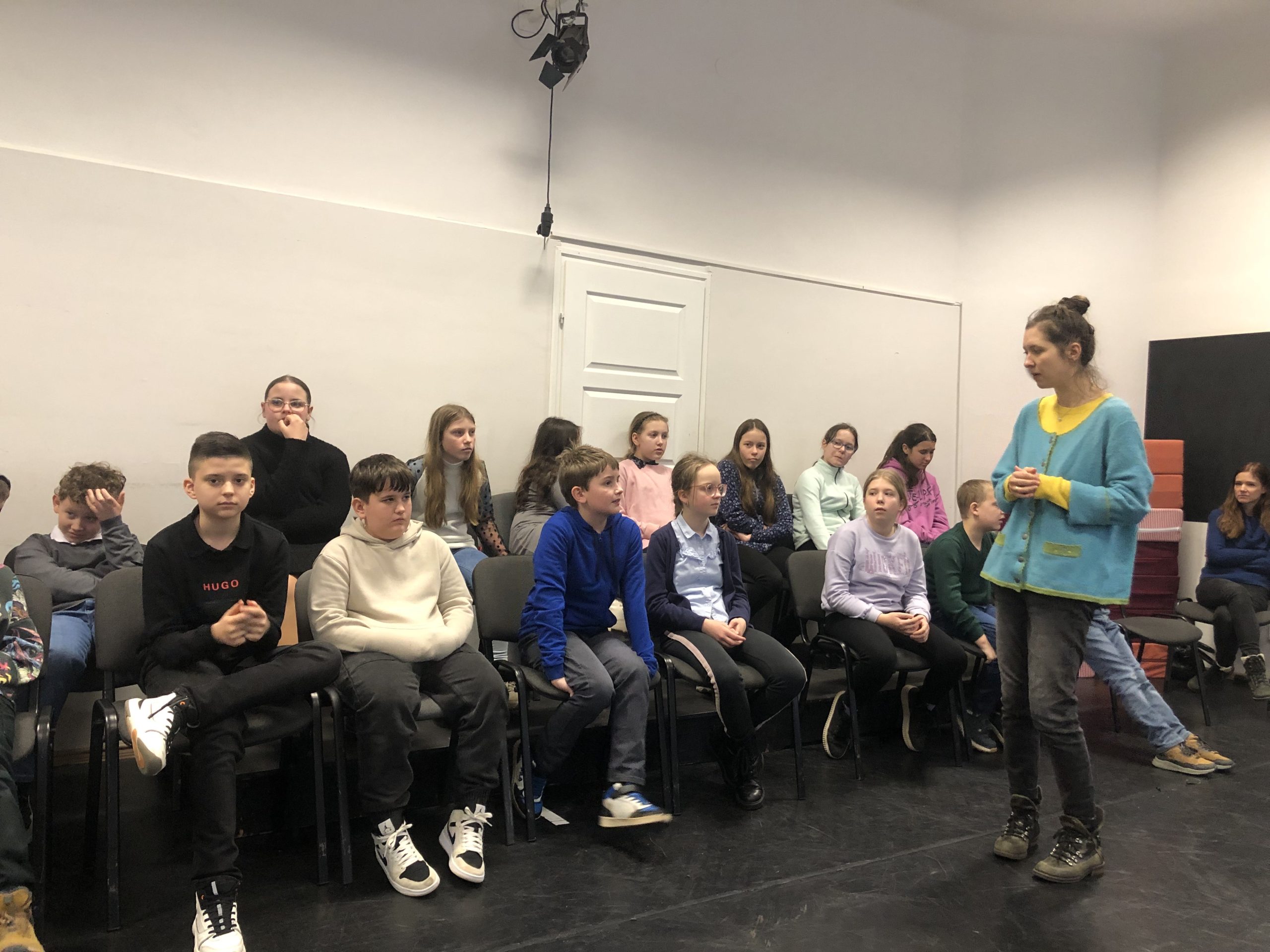 Vitaműsor a Magyar Színházban